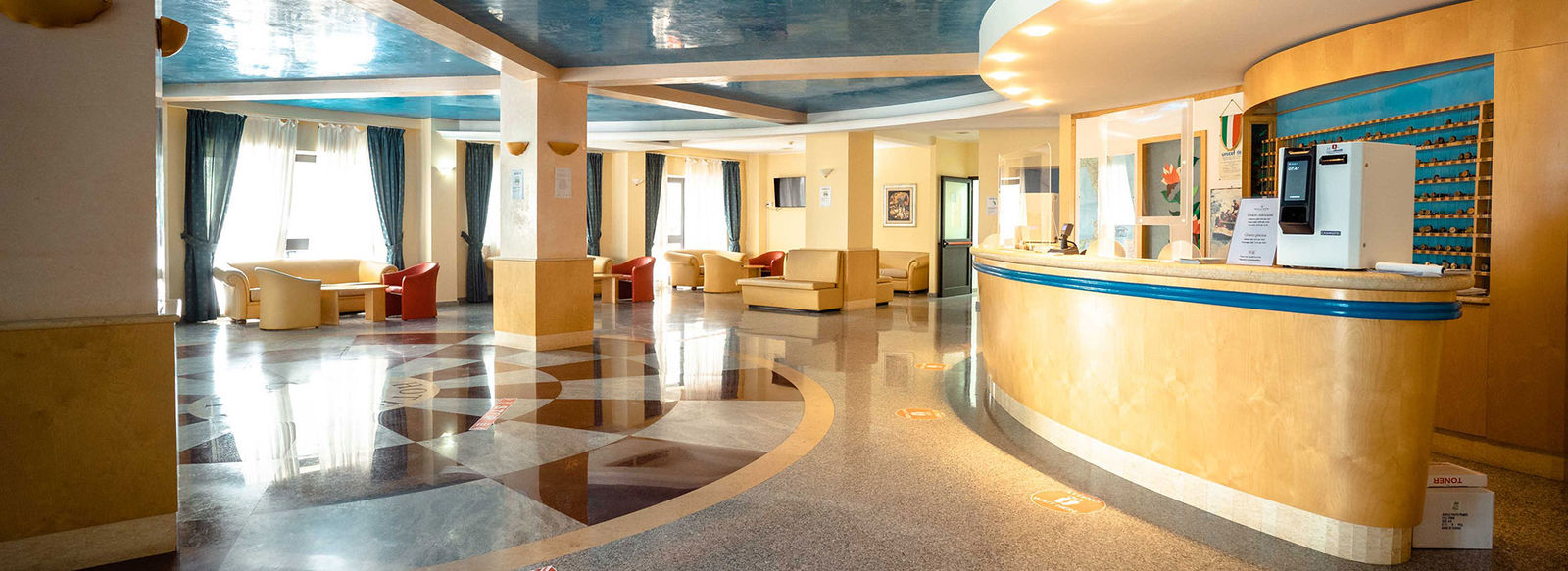 A 300 metri dalla spiaggia