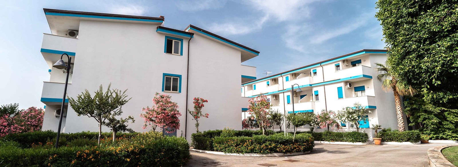 A 300 metri dalla spiaggia