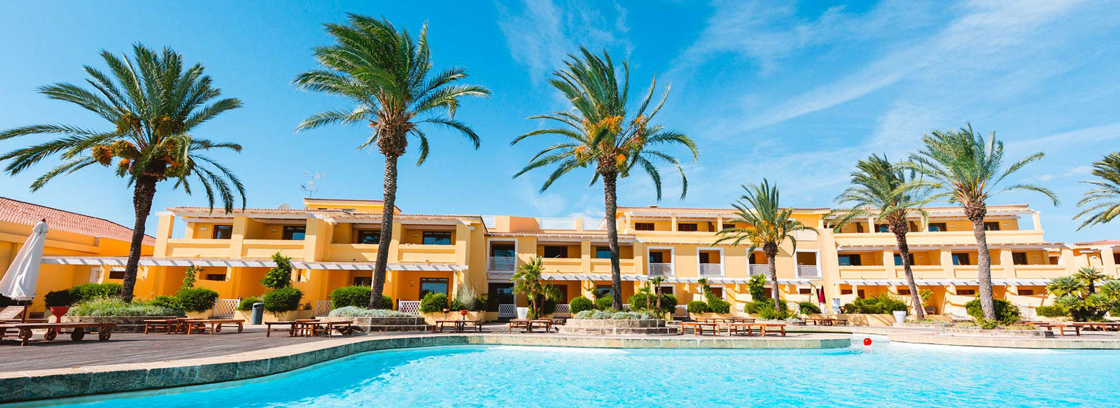 Sulla lunga spiaggia di sabbia finissima