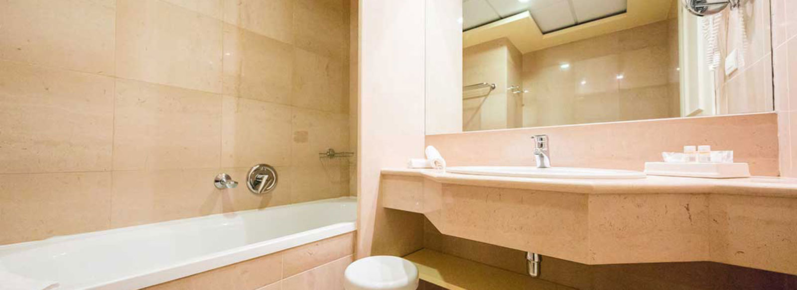 Sulla lunga spiaggia di sabbia finissima