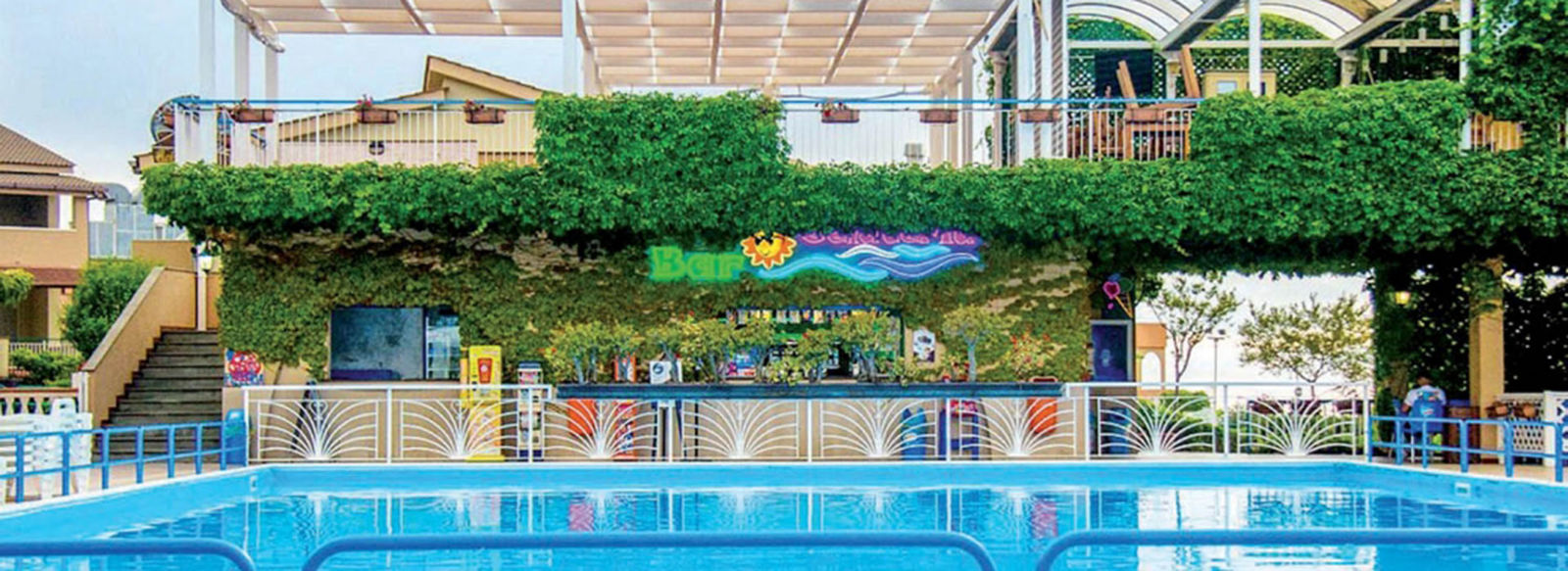 A 2,8 km dalla spiaggia, navetta inclusa