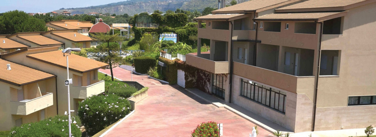 A 2,8 km dalla spiaggia, navetta inclusa