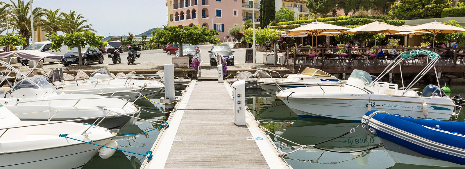 A 150 metri dalla spiaggia incontaminata