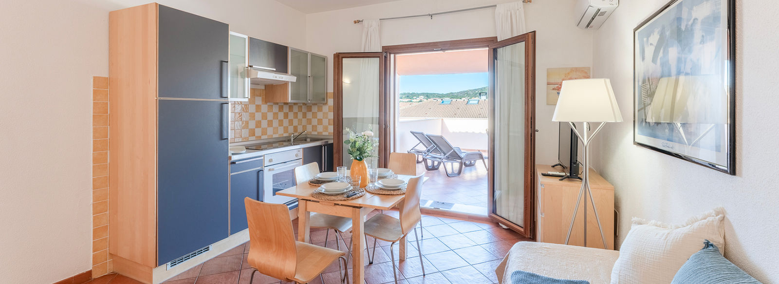 A 1 km dalla spiaggia di Rena Bianca