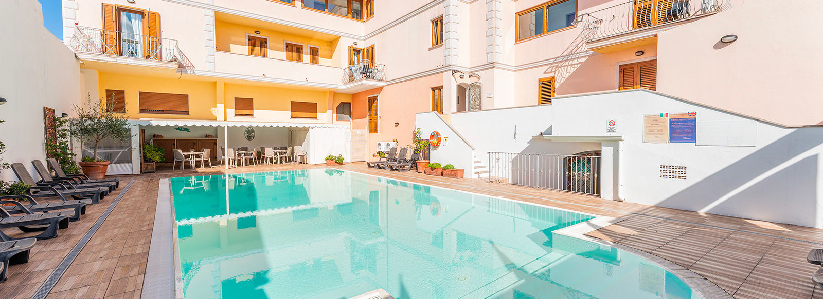 A 1 km dalla spiaggia di Rena Bianca