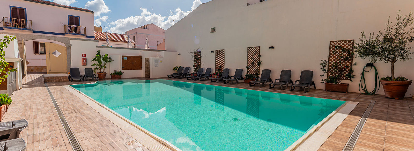 A 1 km dalla spiaggia di Rena Bianca