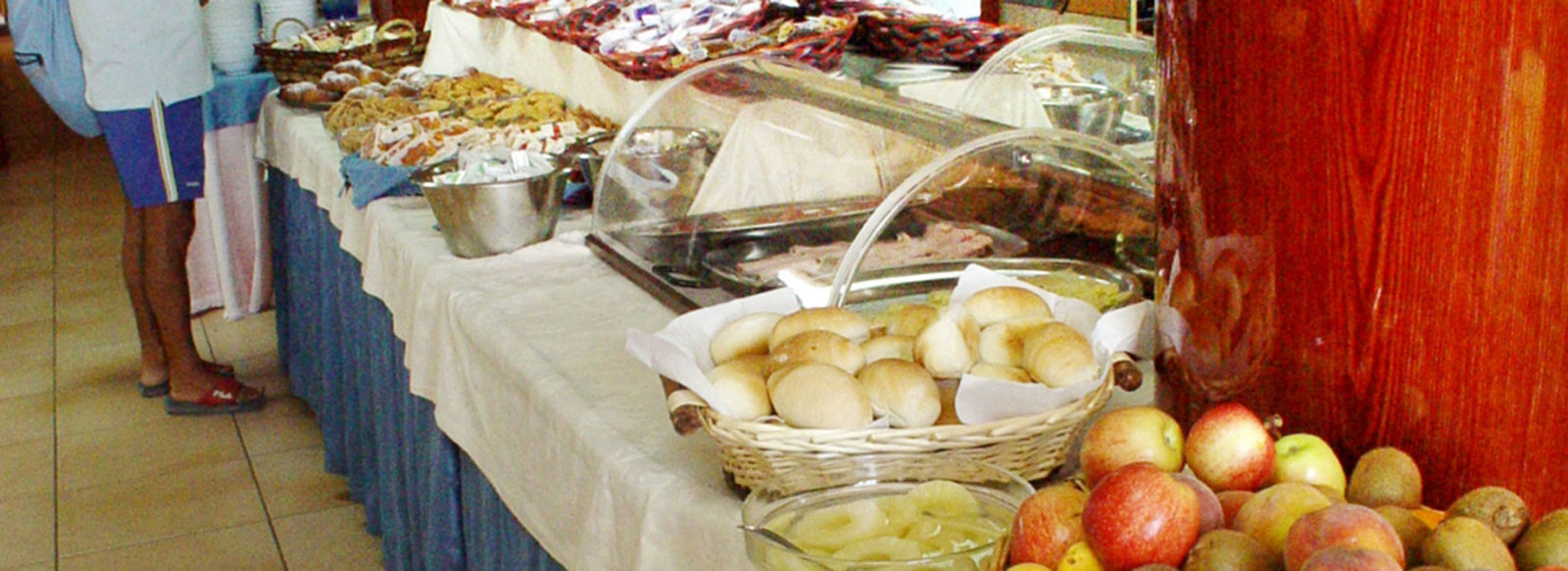 A 1,5 km dalla spiaggia, con navetta