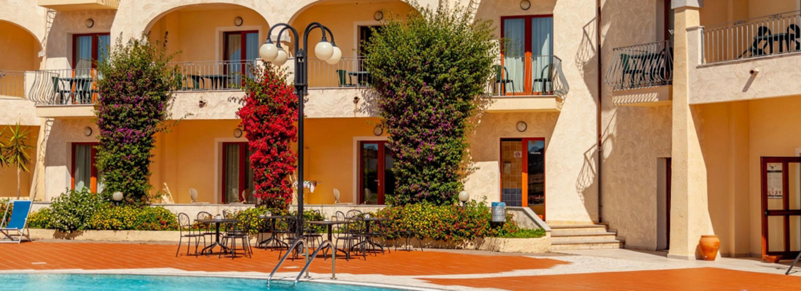 In stile moresco, a 650 metri dalla spiaggia