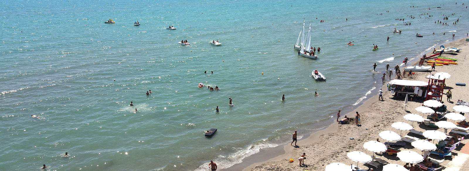 A 700 metri dalla spiaggia