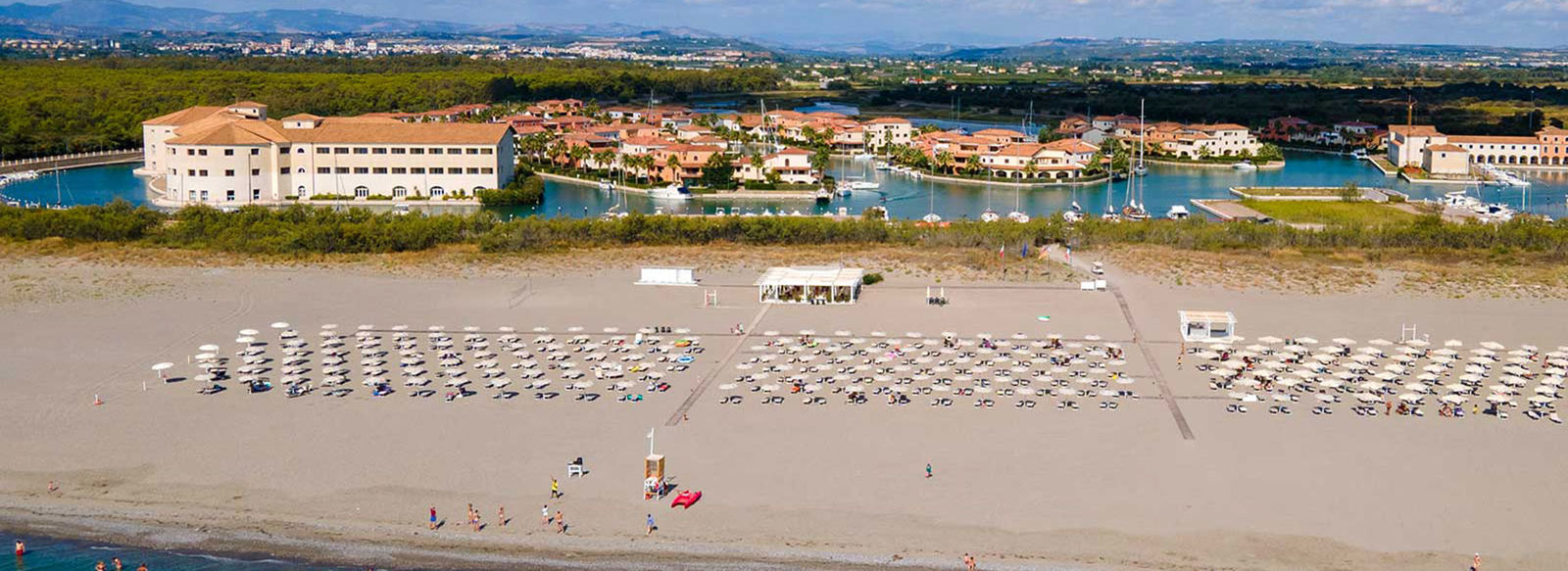 Spiaggia privata a 300 metri