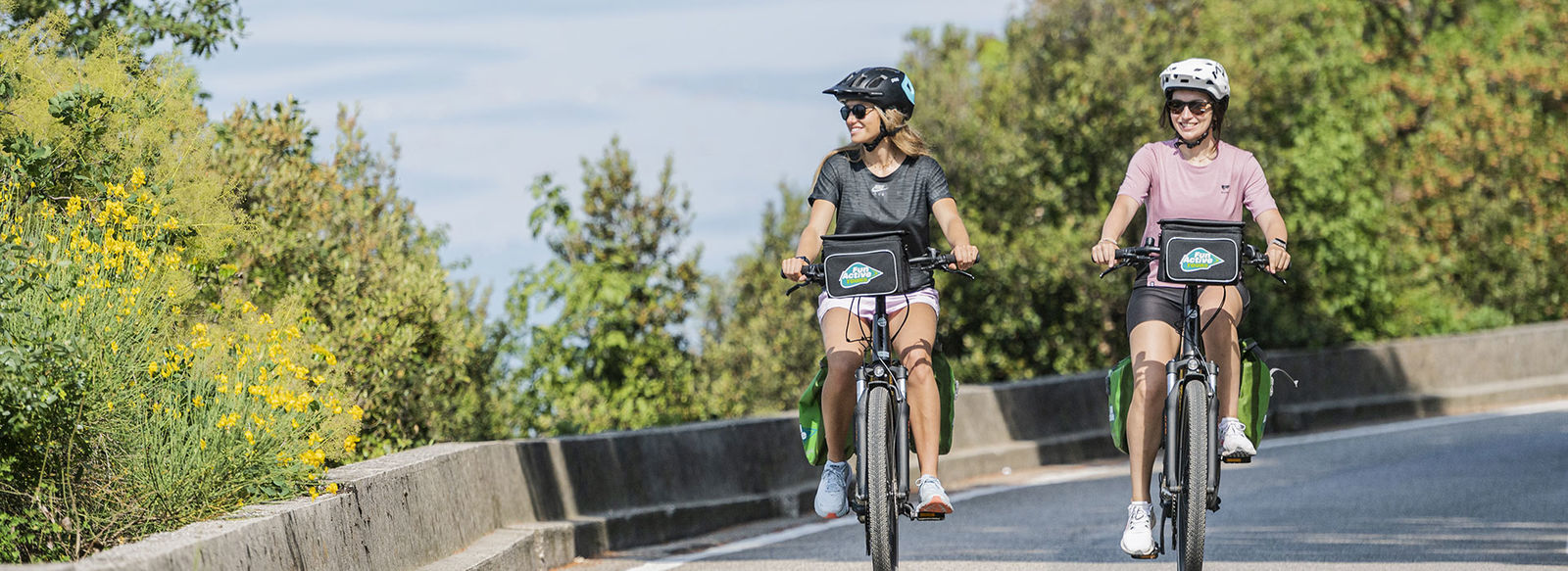 In e-bike lungo la costa tra Toscana e Liguria
