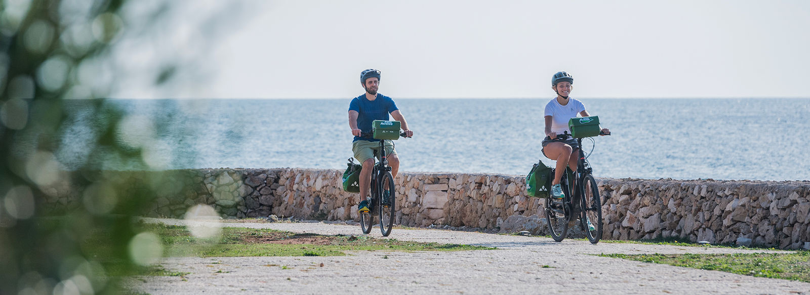 In e-bike lungo la costa tra Toscana e Liguria