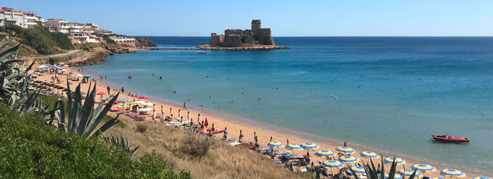 Mare cristallino e panorama incantevole