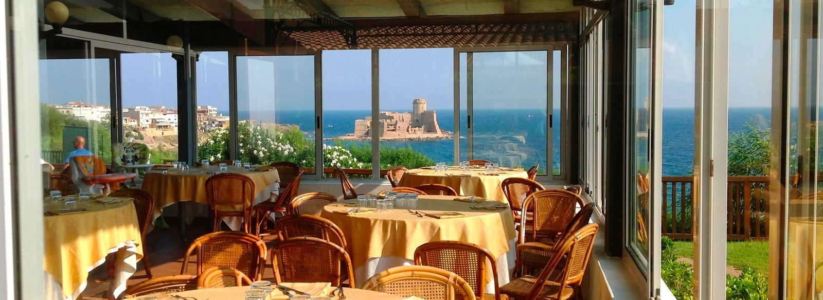 Mare cristallino e panorama incantevole
