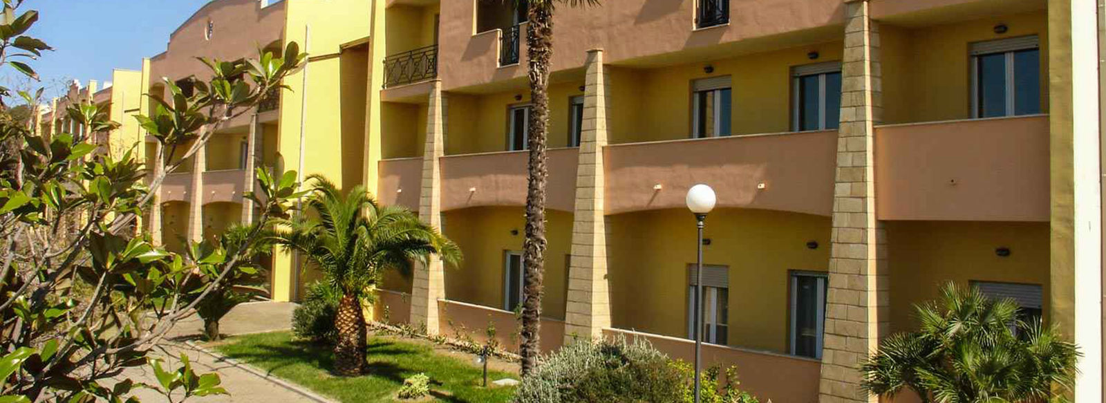 Affacciato sul Mar Ionio