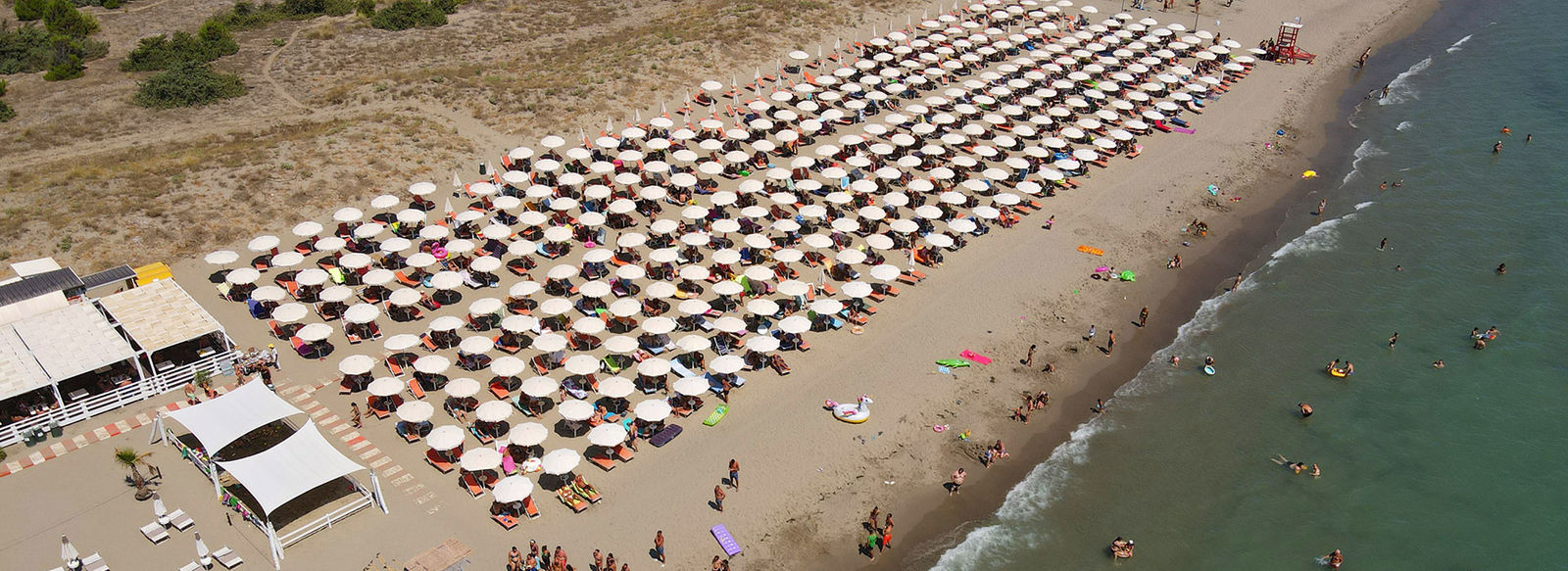 A 700 metri dalla spiaggia