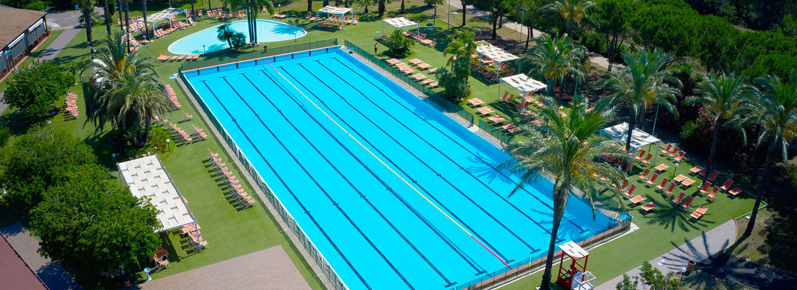 A 700 metri dalla spiaggia