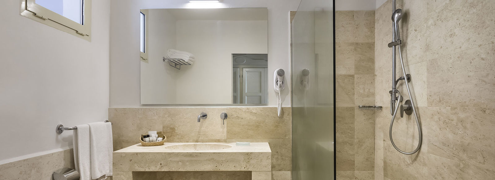 A 50 metri dal mare, con panorama sulla baia di Cala Granu