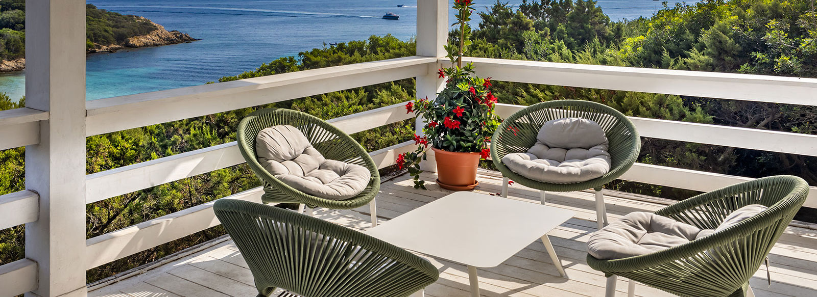 A 50 metri dal mare, con panorama sulla baia di Cala Granu