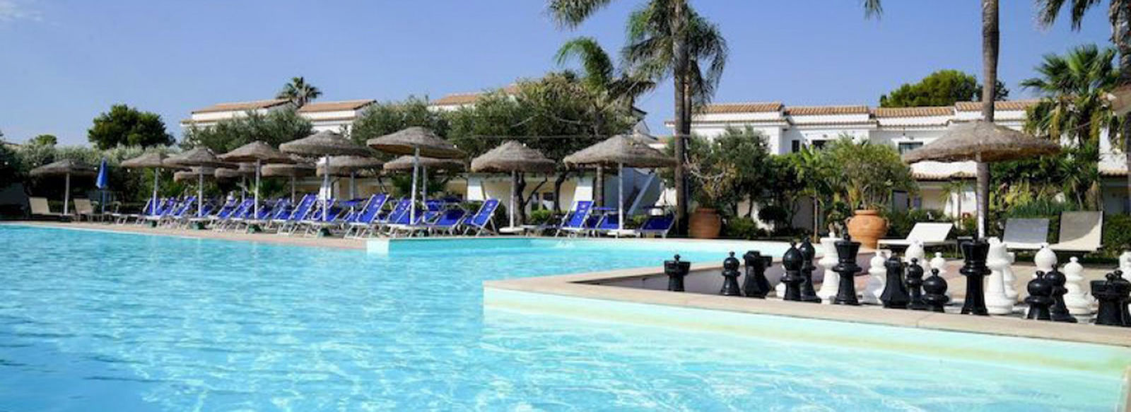 A 300 metri dalla spiaggia