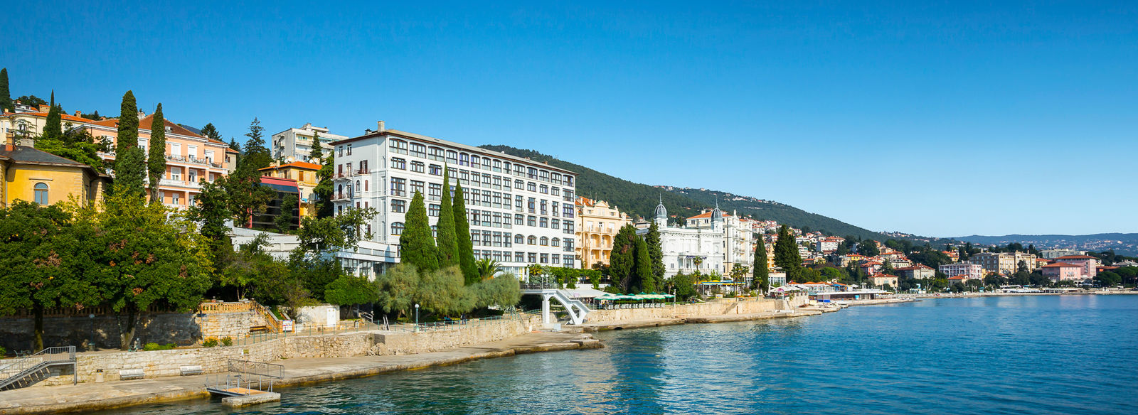 In riva al mare