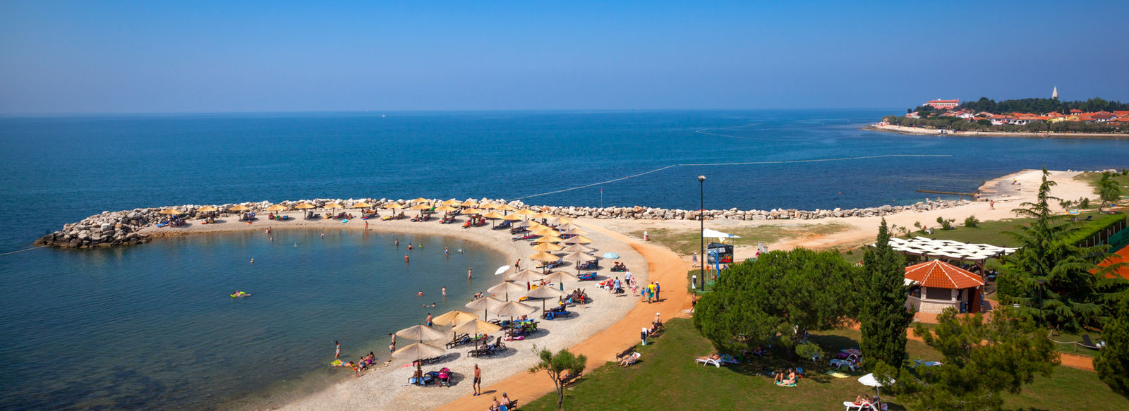 Direttamente sulla spiaggia di ciottoli