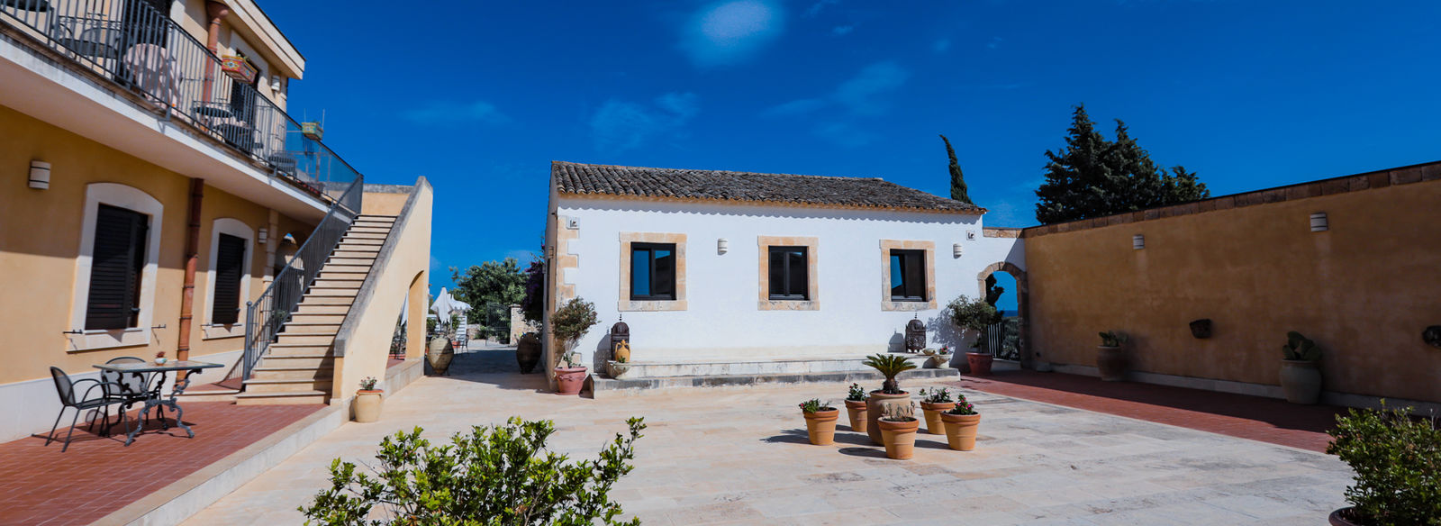 Antica masseria siciliana nell'oasi di Vendicari