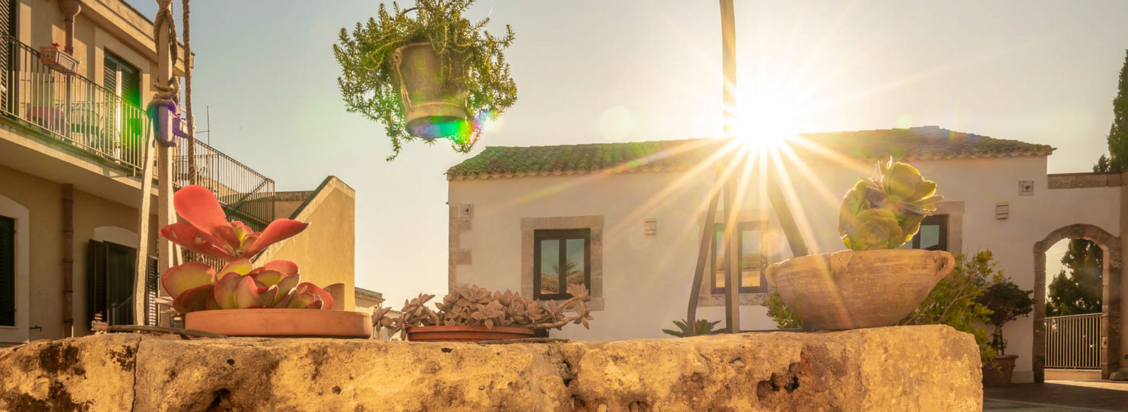 Antica masseria siciliana nell'oasi di Vendicari