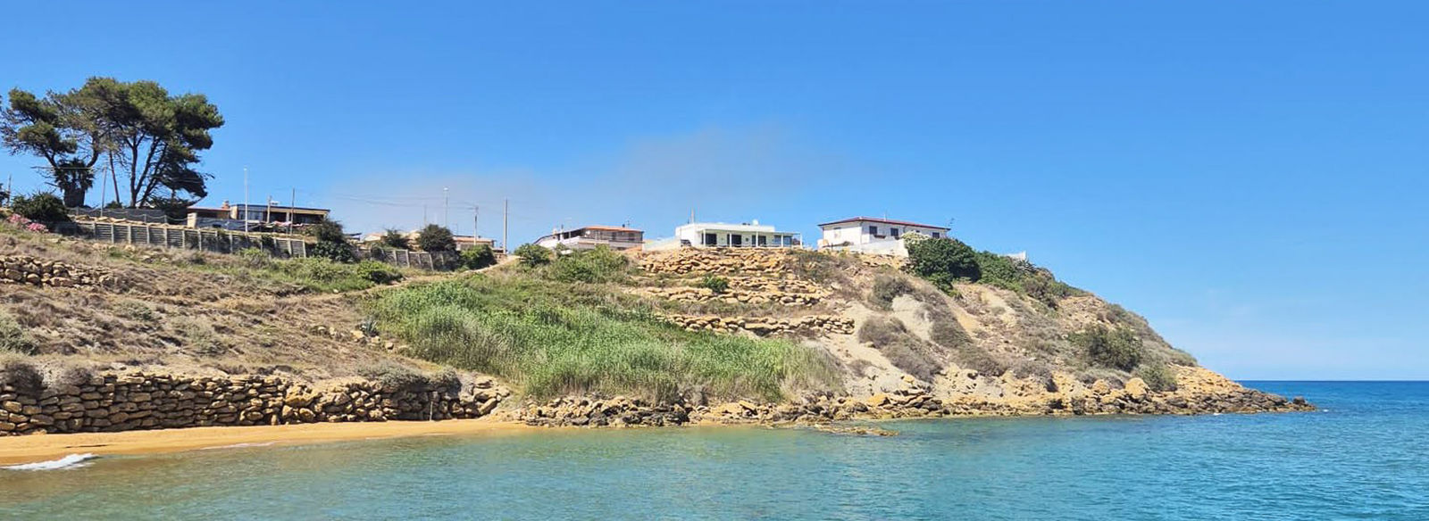 A 700 metri dalla splendida spiaggia di Baia di Capo Bianco