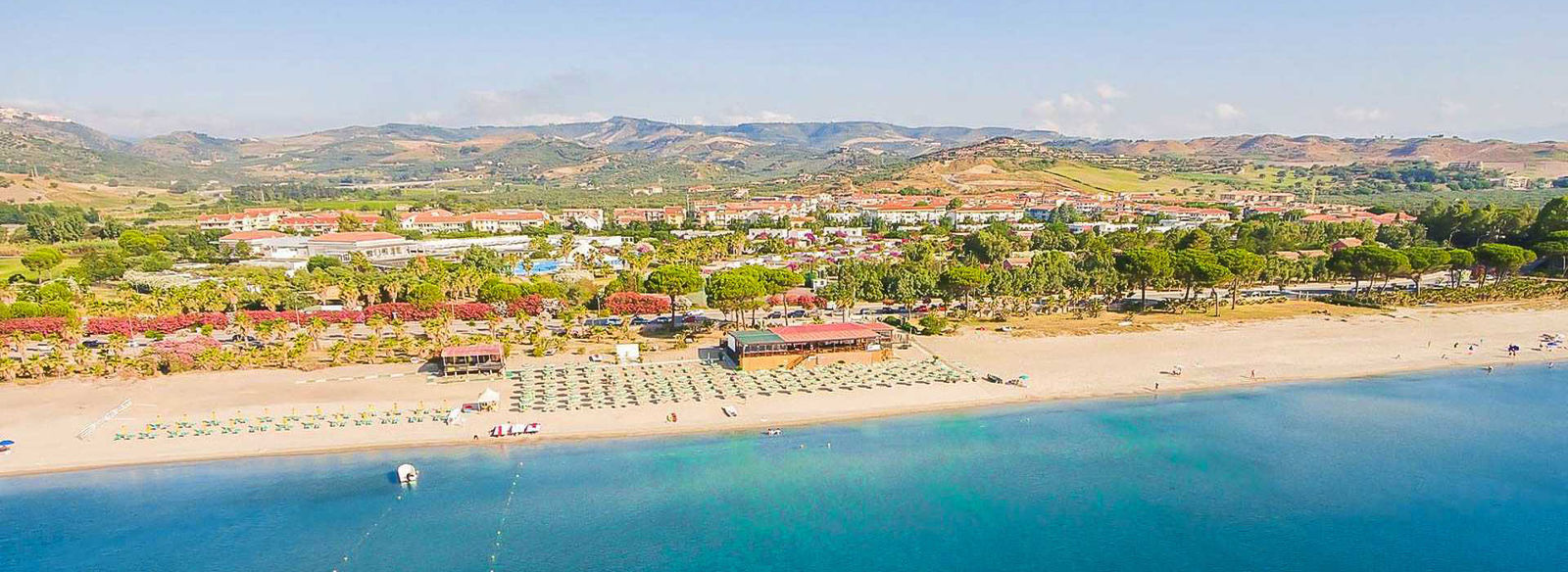 Villaggio panoramico tra gli uliveti affacciato sul Golfo di Squillace
