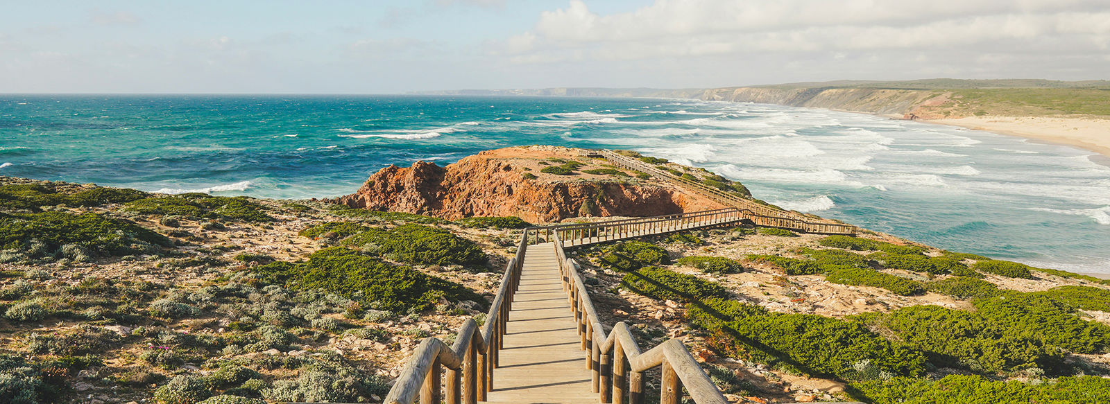 Tra panorami mozzafiato e pittoreschi borghi dell’entroterra