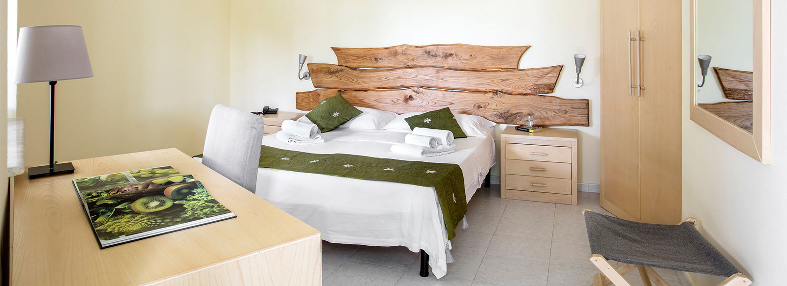 Oasi di relax immersa nel verde, fronte mare