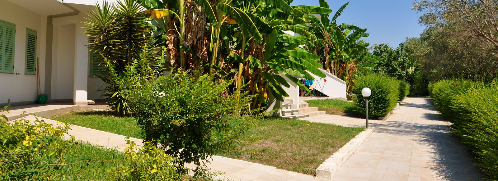 Oasi di relax immersa nel verde, fronte mare