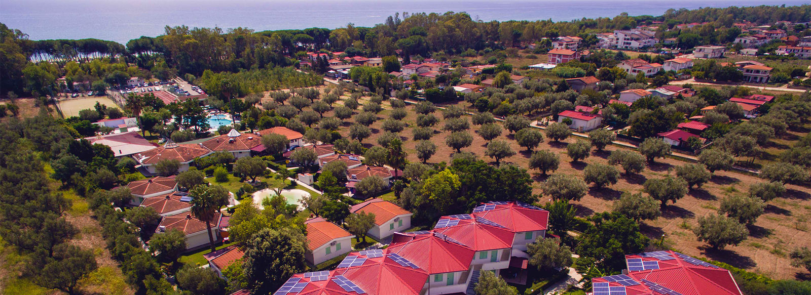 Oasi di relax immersa nel verde, fronte mare