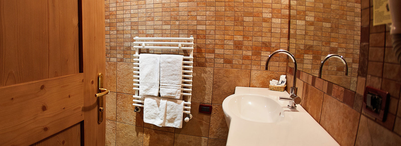 In Val di fassa, a 800 metri dalle piste da sci