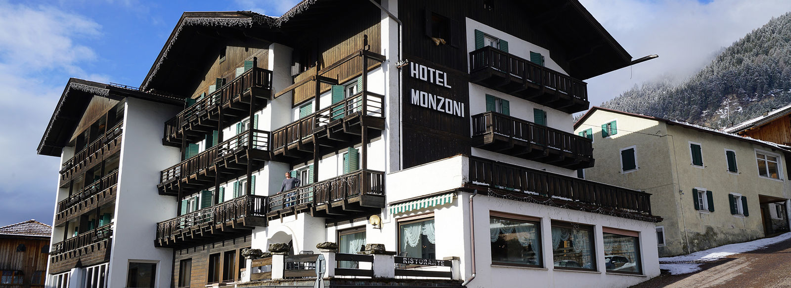 In Val di fassa, a 800 metri dalle piste da sci