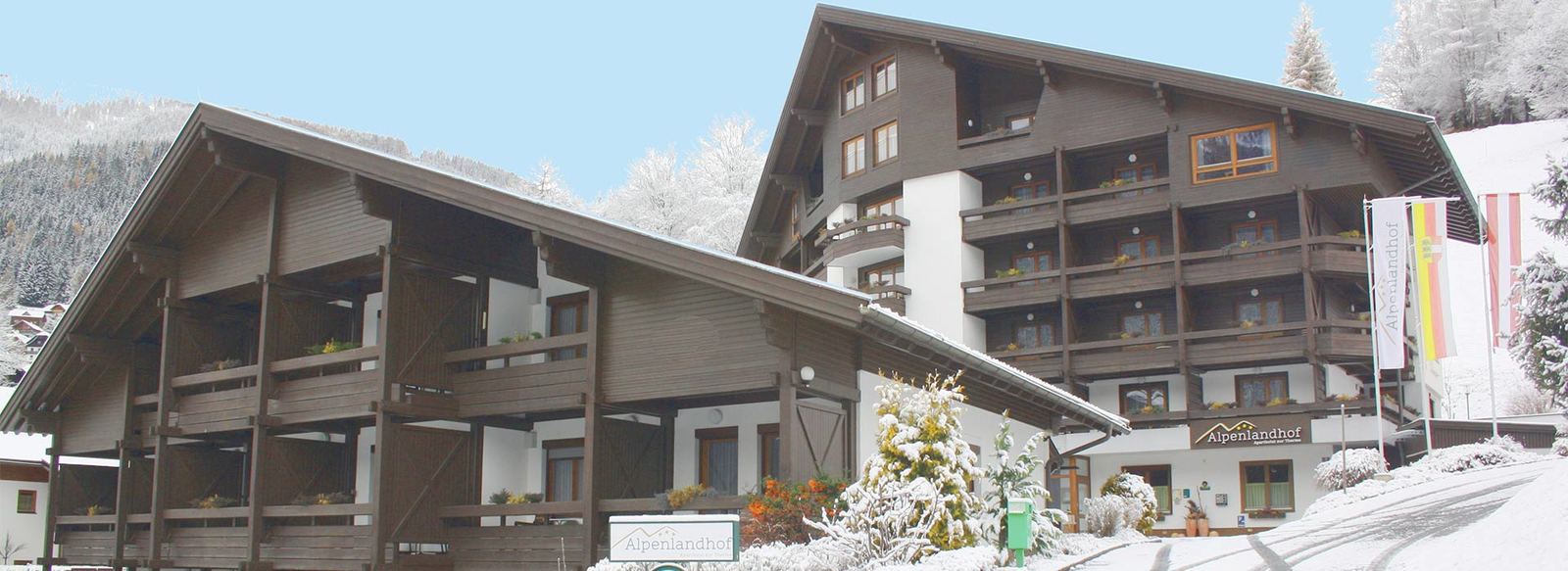 Villaggio turistico in tipico stile alpino