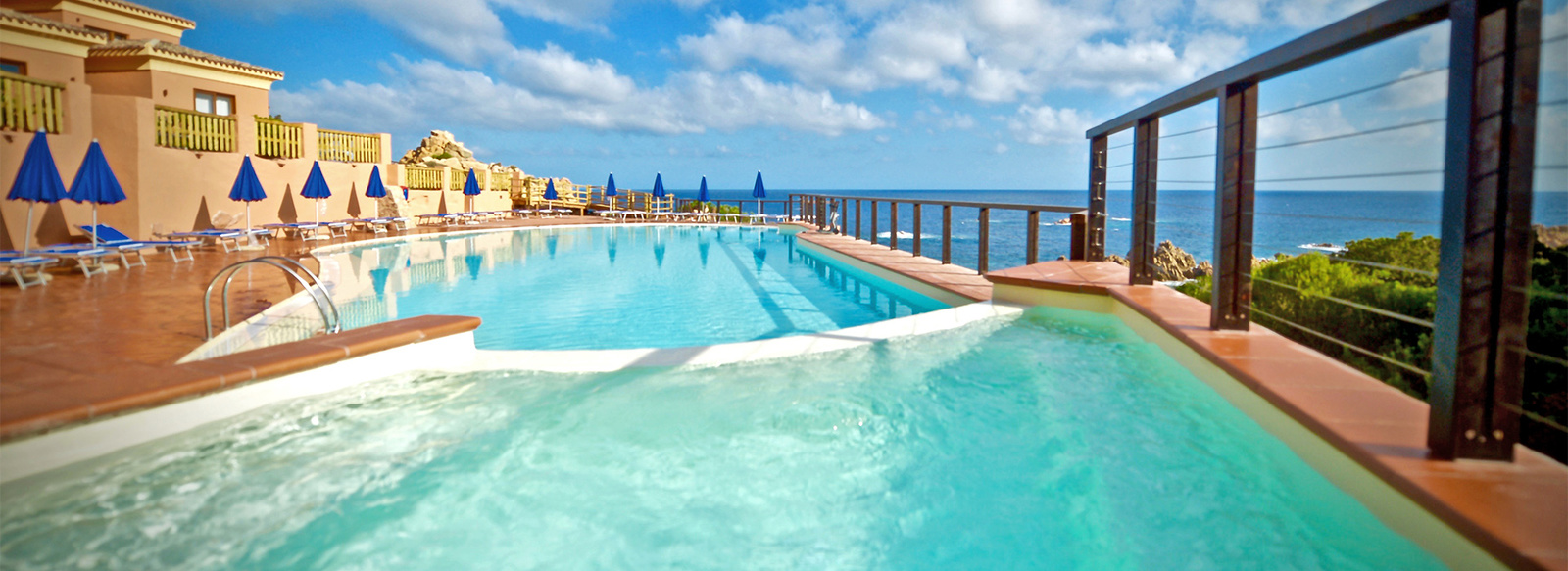 Hotel di charme, panorama unico, a 700 metri dalla spiaggia di Li Cossi