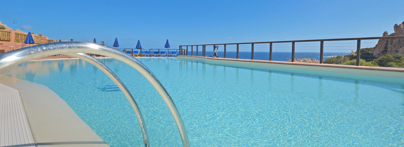 Hotel di charme, panorama unico, a 700 metri dalla spiaggia di Li Cossi