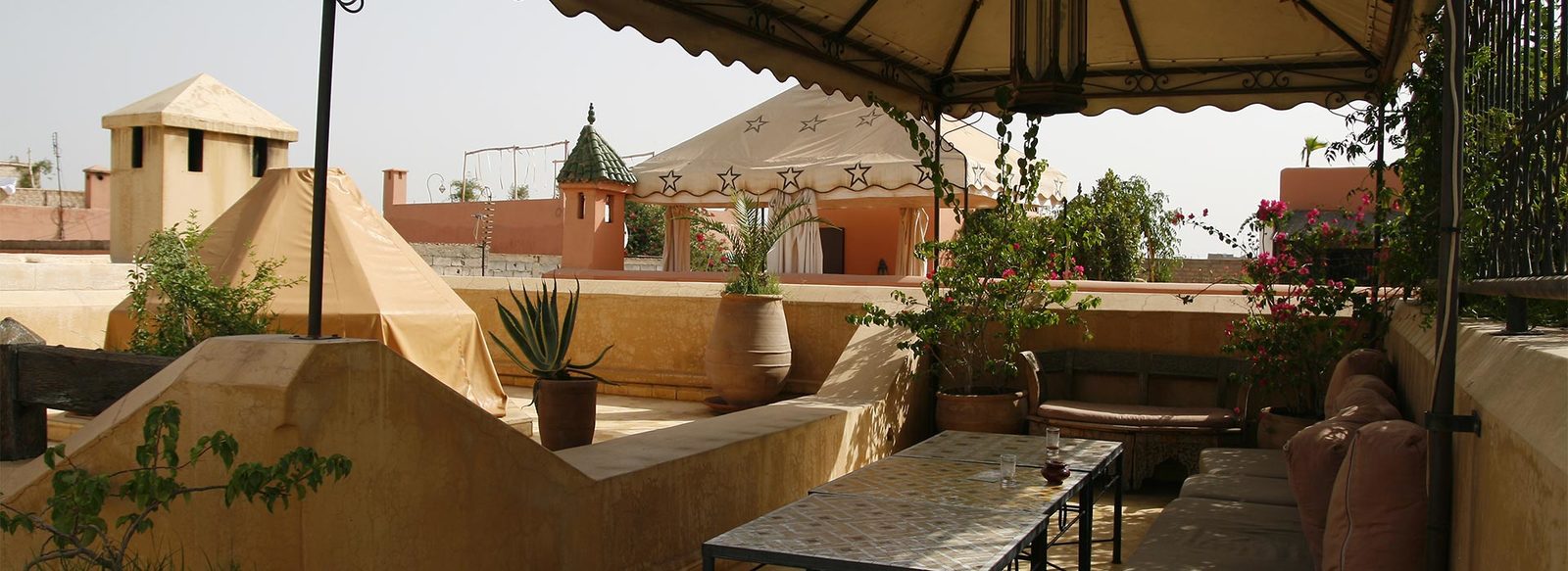 Marrakech in riad, con pranzo tipico, cena in palazzo storico e lezione di cucina