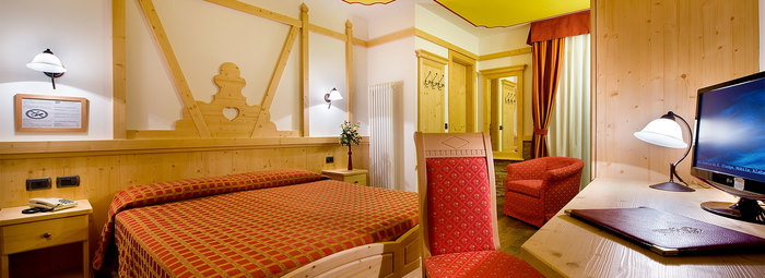 FAMILY HOTEL A 300 METRI DAL CENTRO CON TRATTAMENTO DI MEZZA PENSIONE