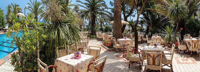Con spiaggia privata, fronte mare