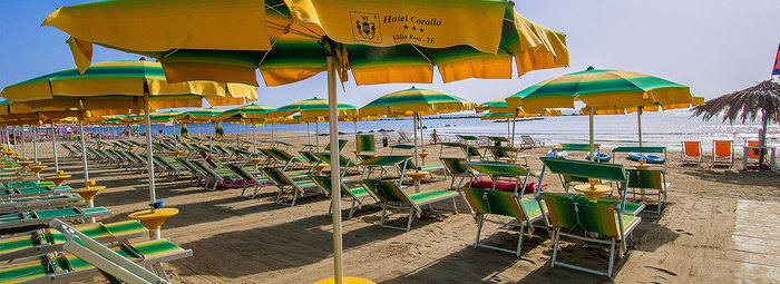 Con spiaggia privata, fronte mare