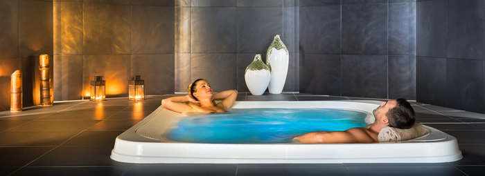 Direttamente sul mare con area wellness di 2.500 mq