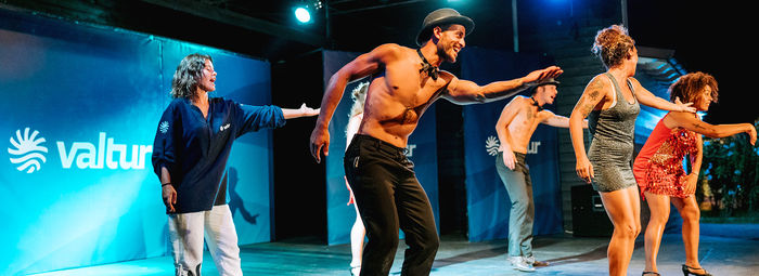 Lunga spiaggia bianca di sabbia fine