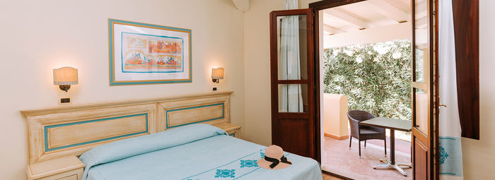 Lunga spiaggia bianca di sabbia fine