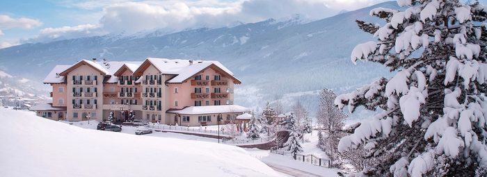 In posizione panoramica sulla Val di Fiemme