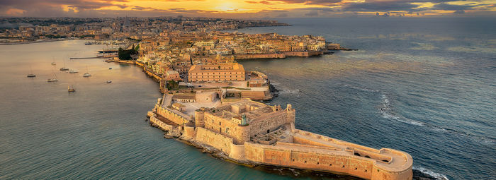 Sulla Penisola della Maddalena, a 800 metri dal mare