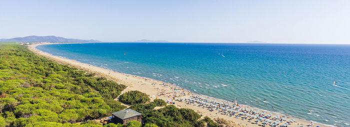 Fronte mare, nel cuore della pineta della Maremma Grossetana