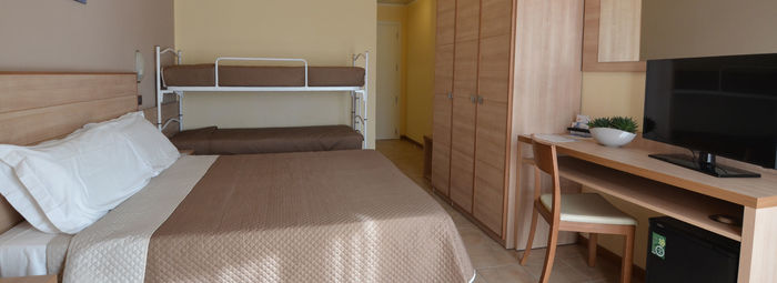 Gestione familiare, a 50 metri dalla spiaggia